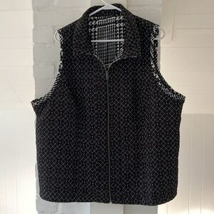 New CJ Banks reversible vest size 2x
